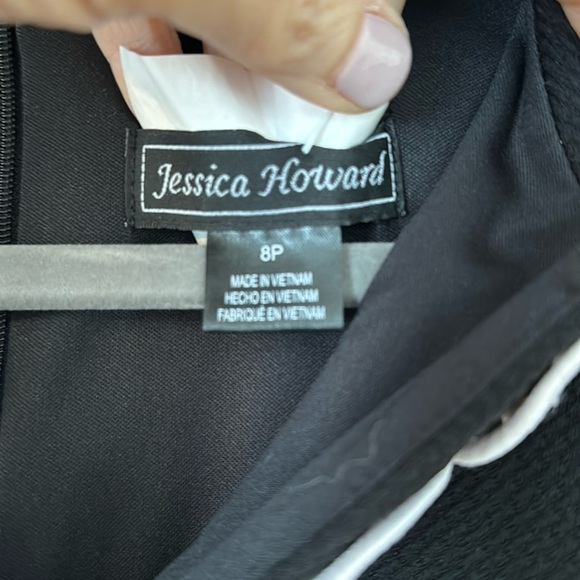 Petite Lace-Trim Shift Dress - Picture 8 of 11